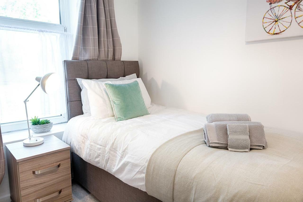 Apartment Generous House Near The Liberty Stadium *